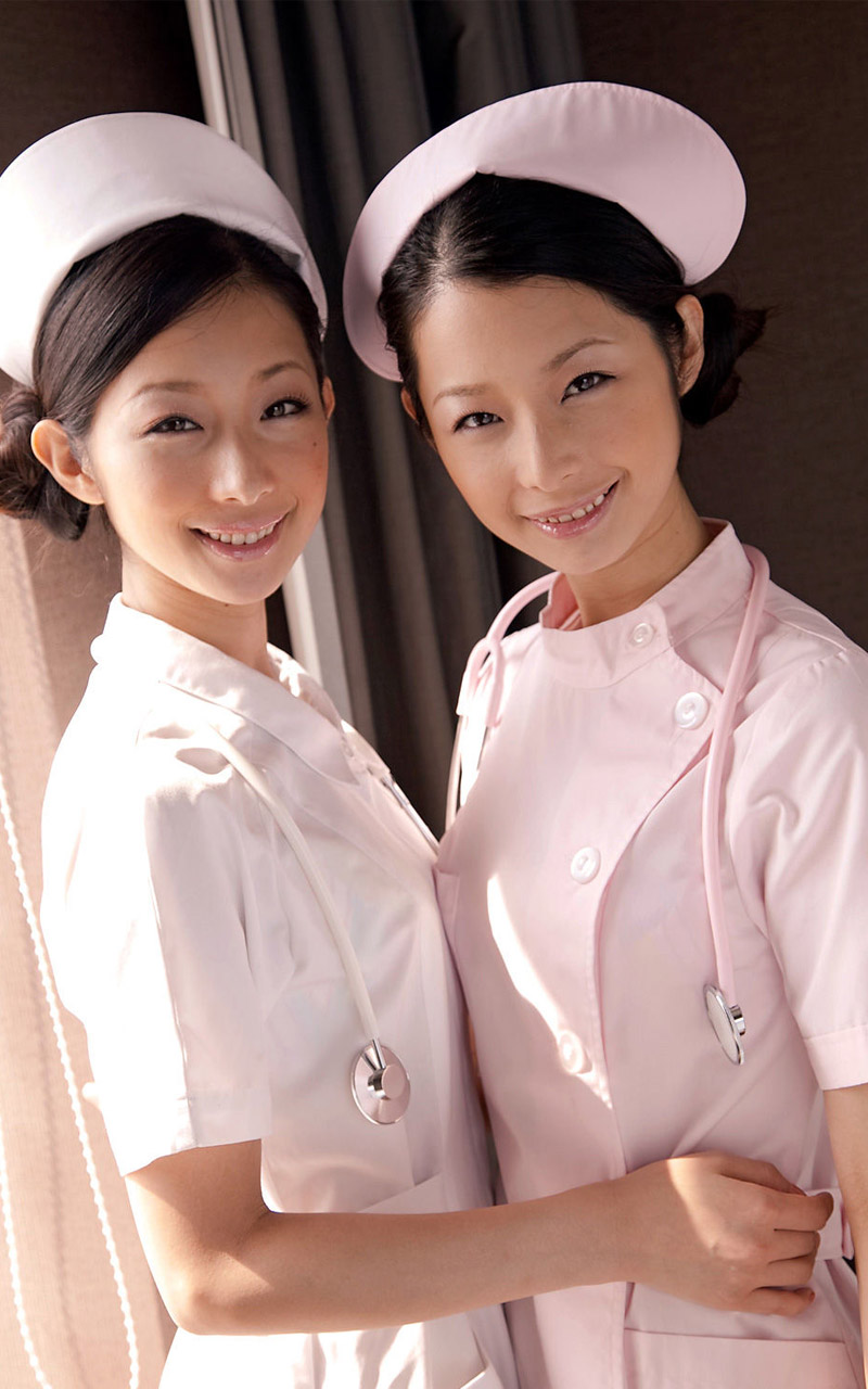 日本顶级美女酒店浴室大胆护士制服爆乳翘臀写真 第一张